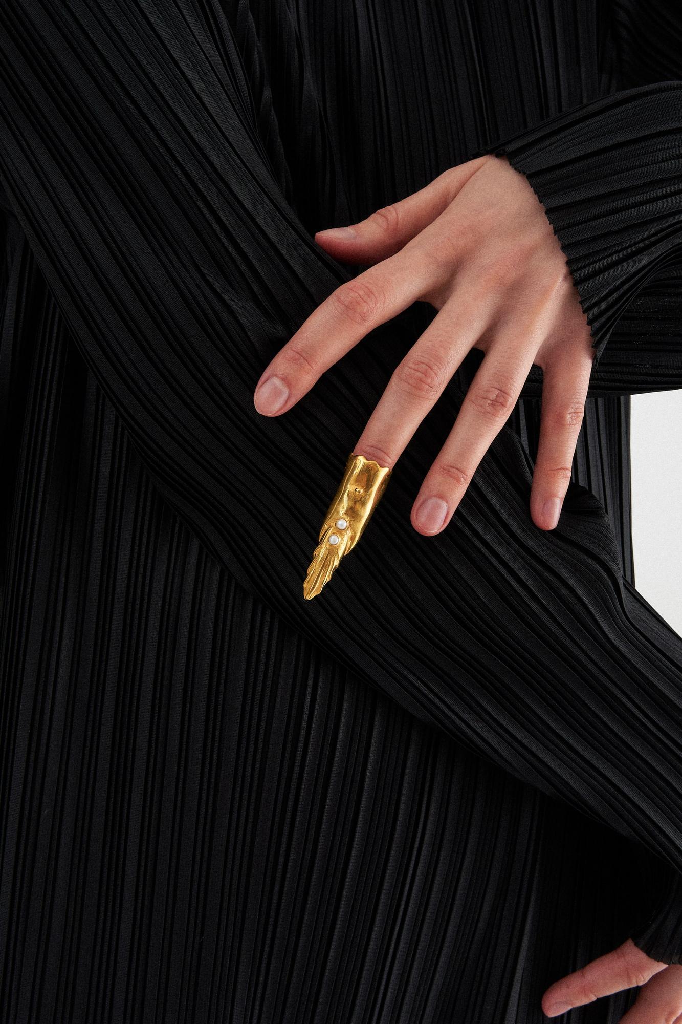 Sergacheva Jewelry Кольцо-палец с жемчугом в позолоте