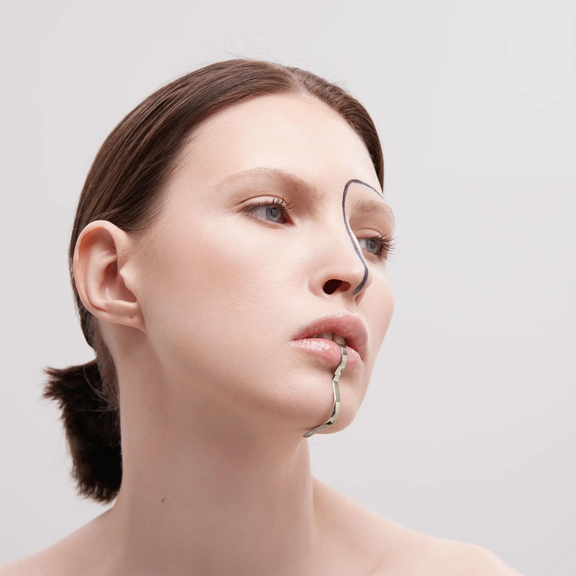 LOKOTO Незамкнутый кафф Kata на губу