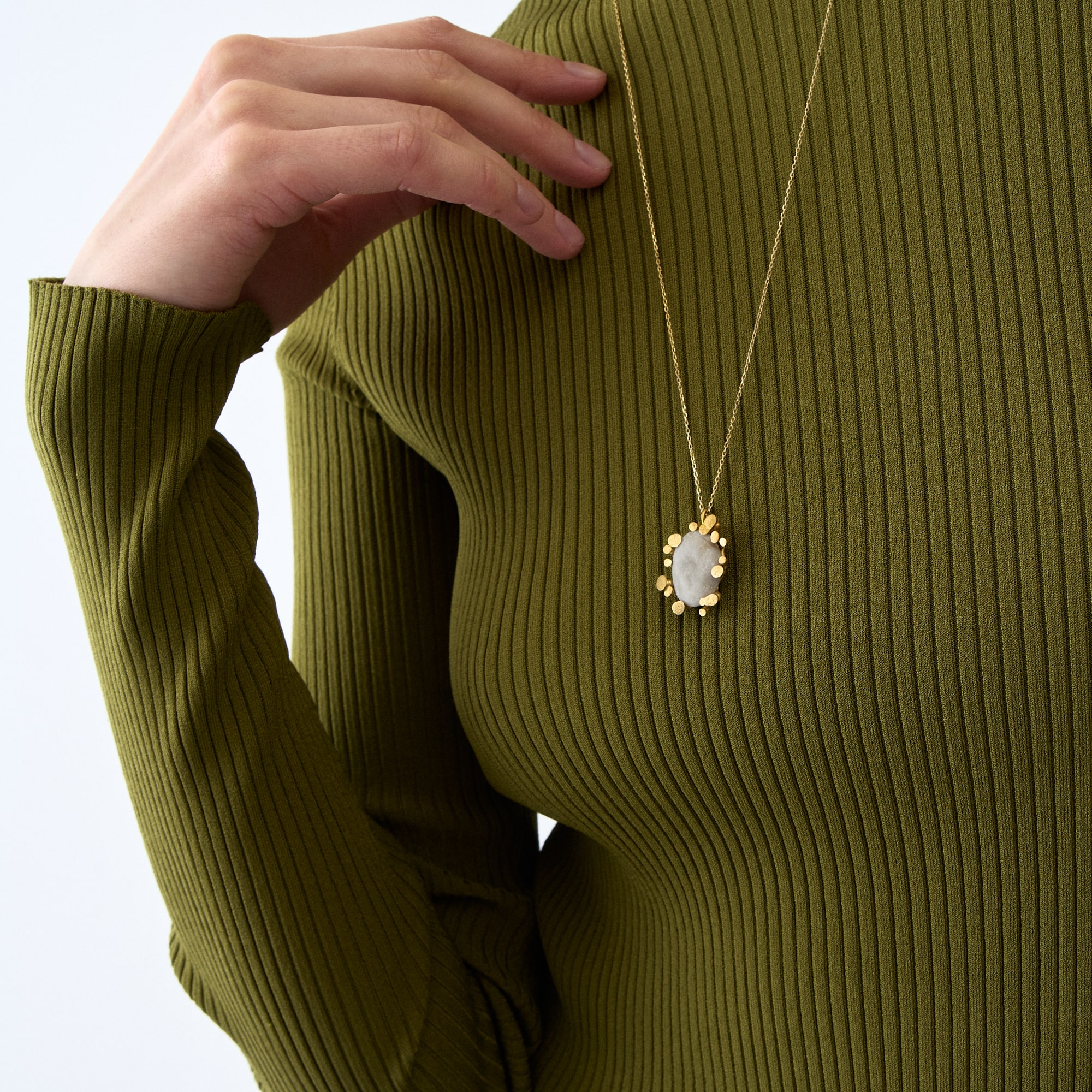 Burcu Büyükünal Кулон с галькой