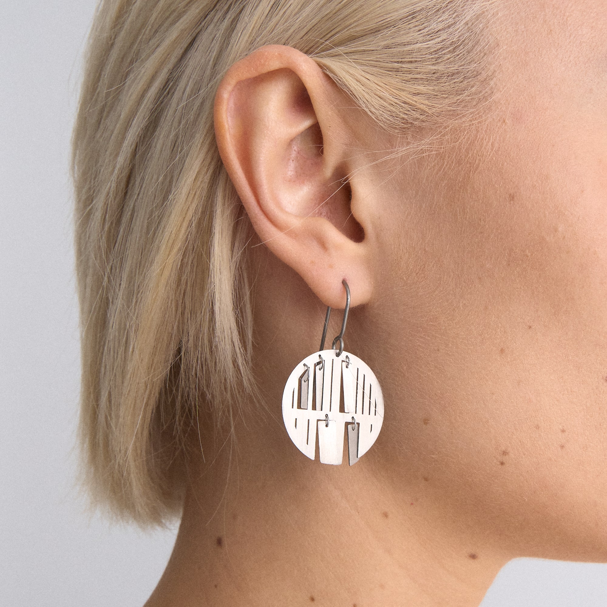 YA Серьги с подвижными элементами