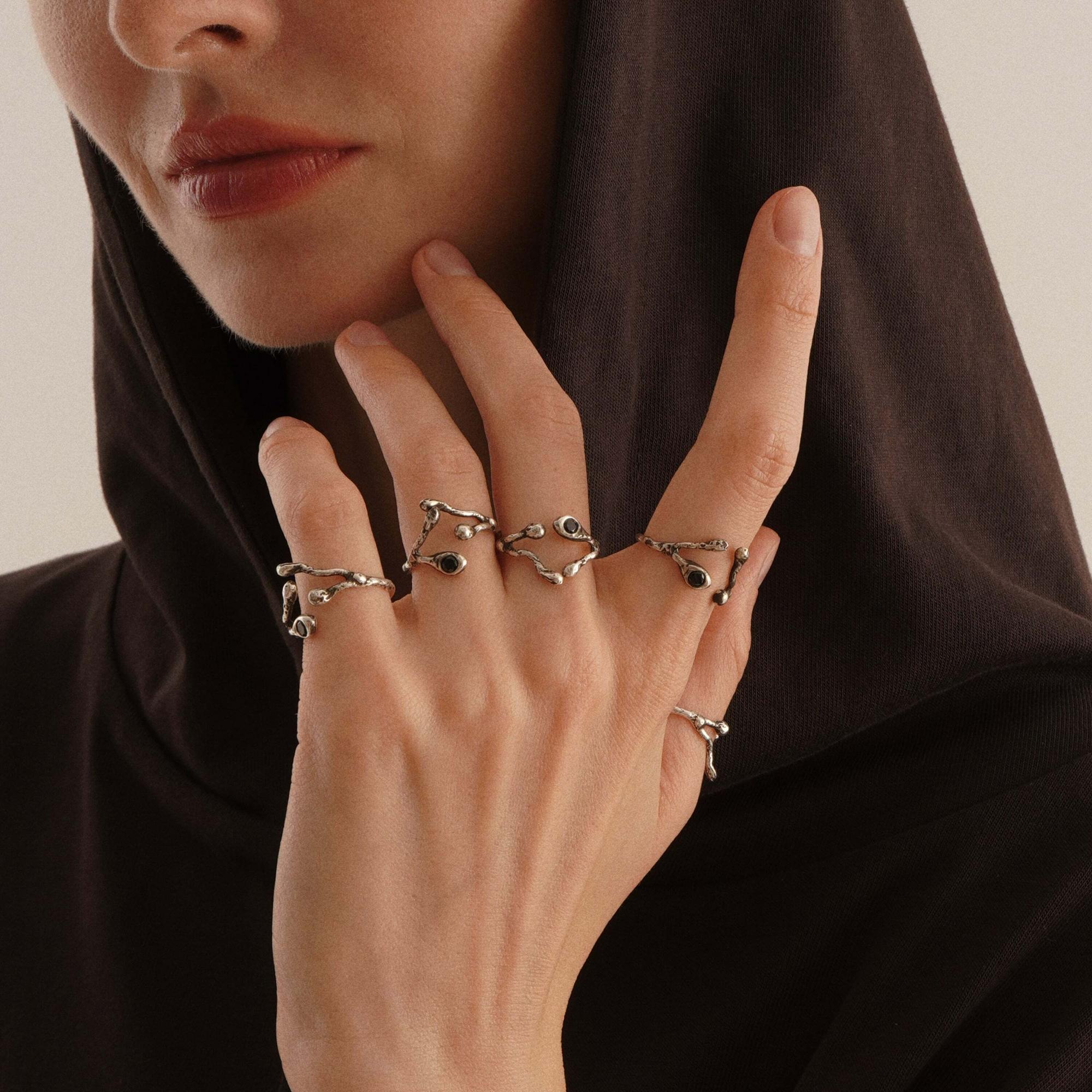 Sergacheva Jewelry Безразмерное кольцо Веточка со шпинелью