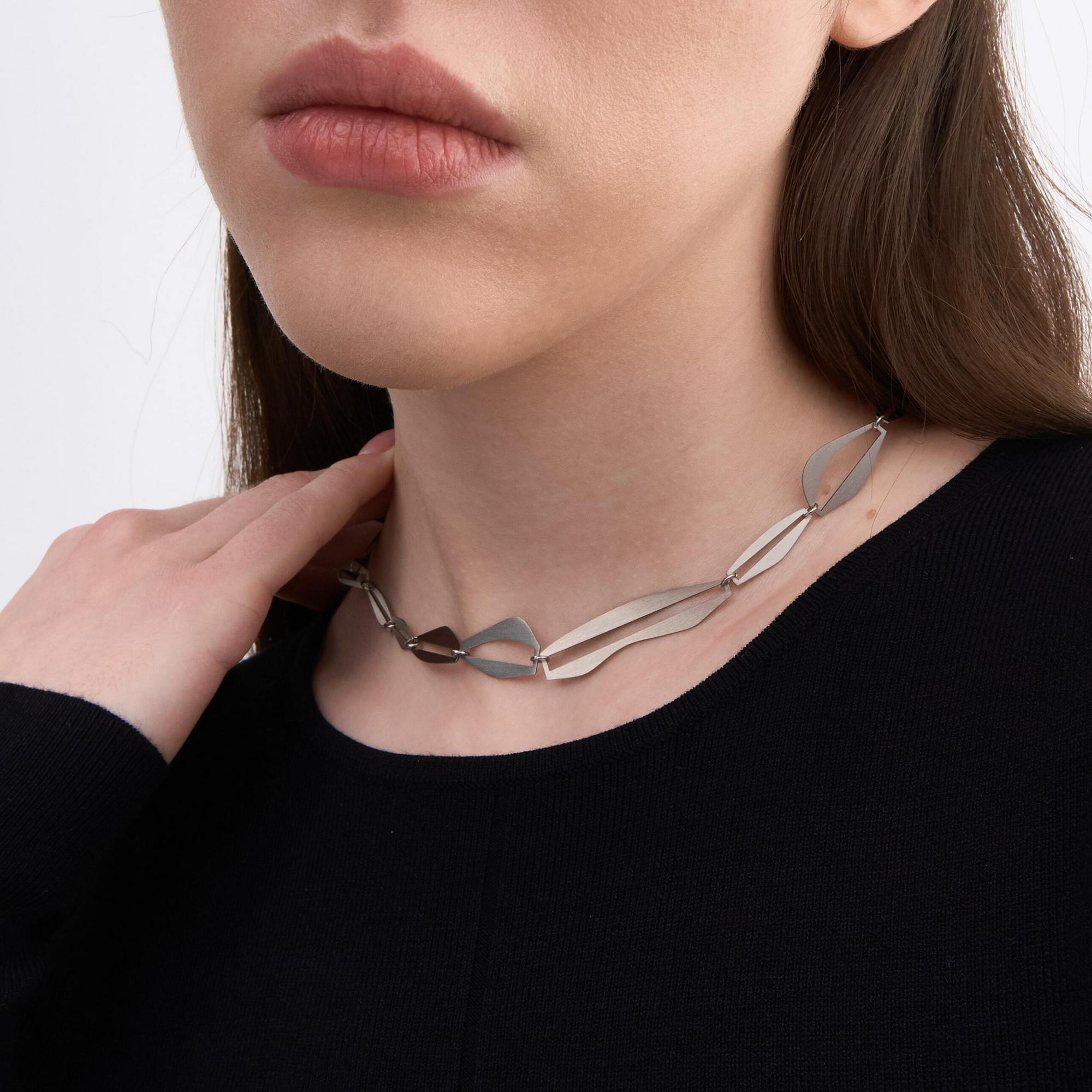 YA Колье из титана