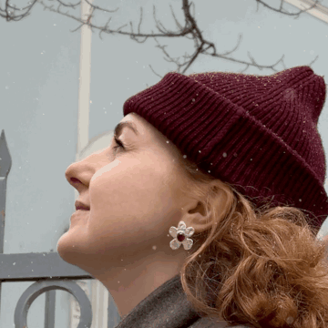 Sasha Gunga Серьги Большие цветы с красным фианитом