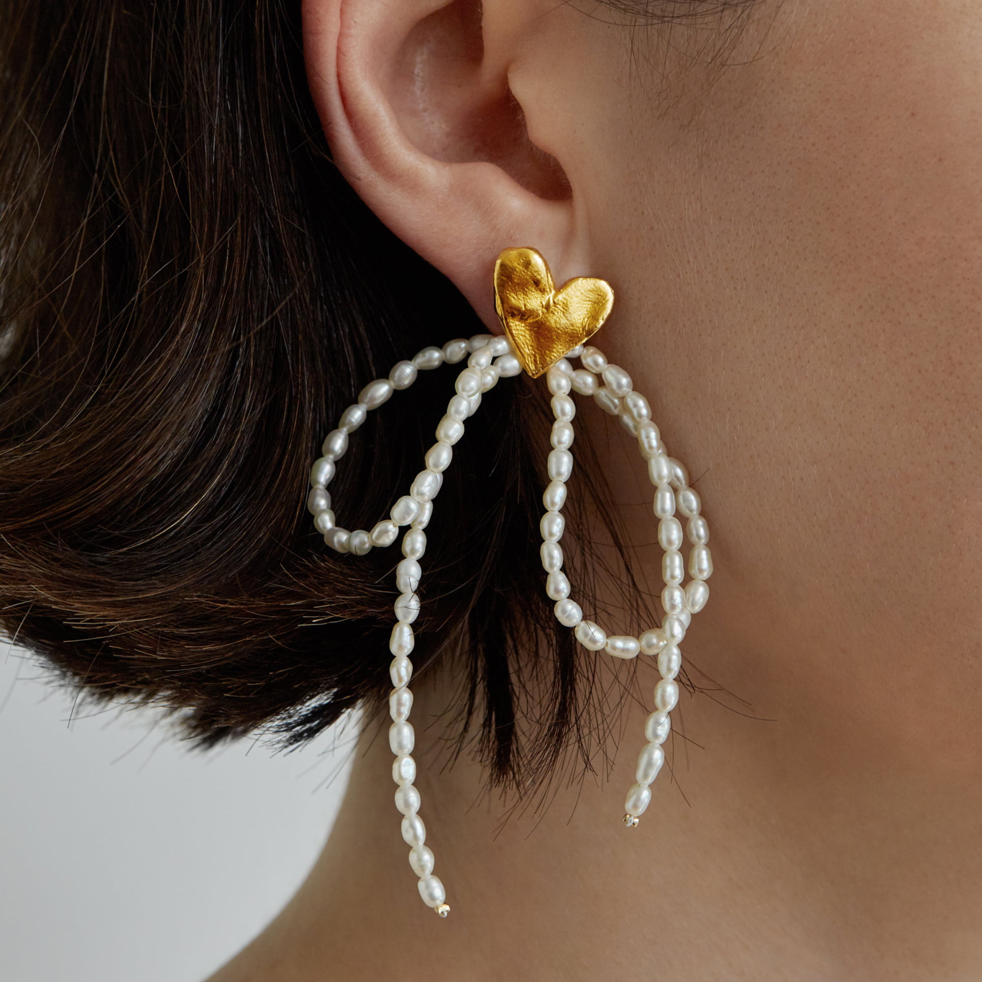 Sasha Gunga Моно-серьга или ассиметричные серьги Сердечко с бантиком