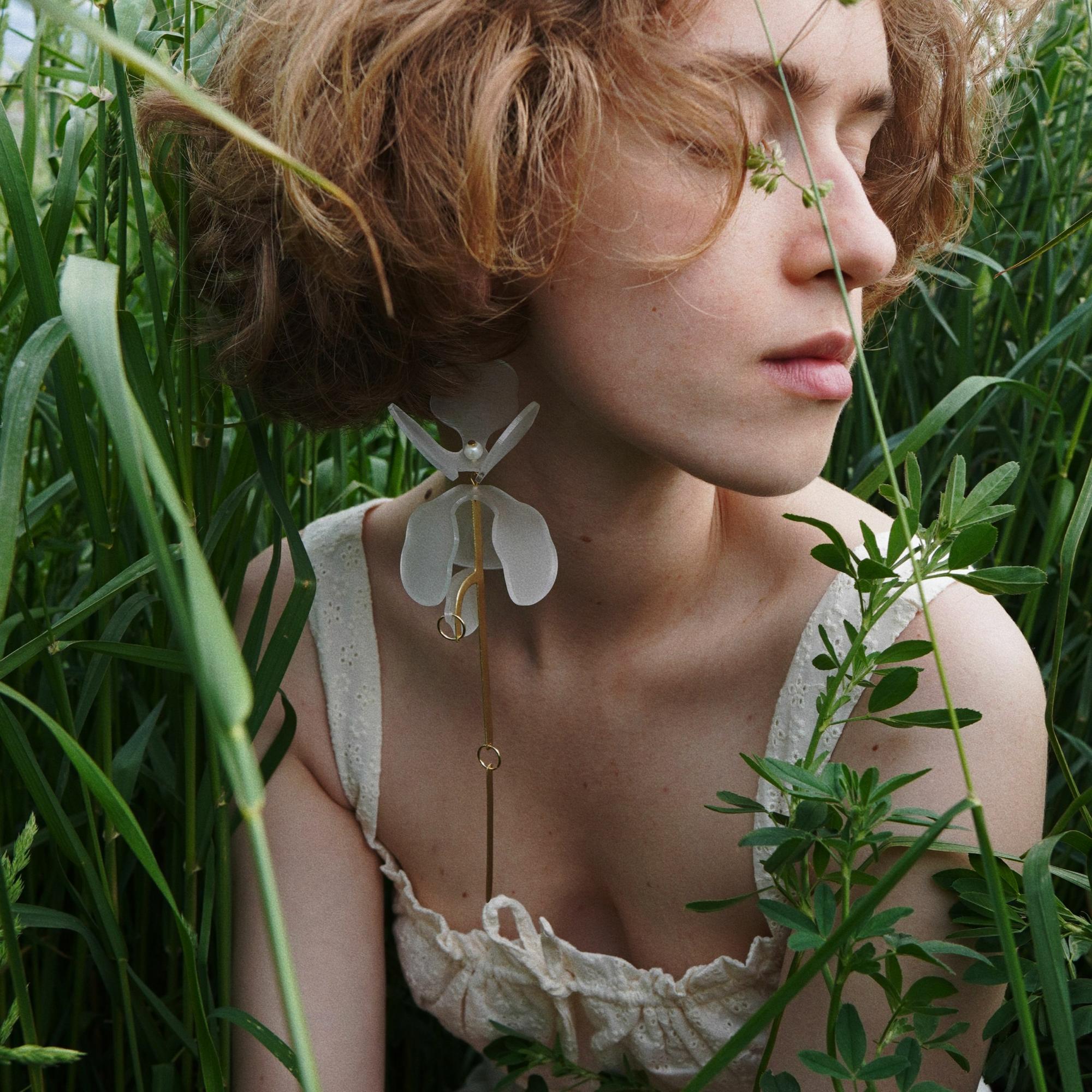 Sarafan Jewelry Моно-серьга Ирис