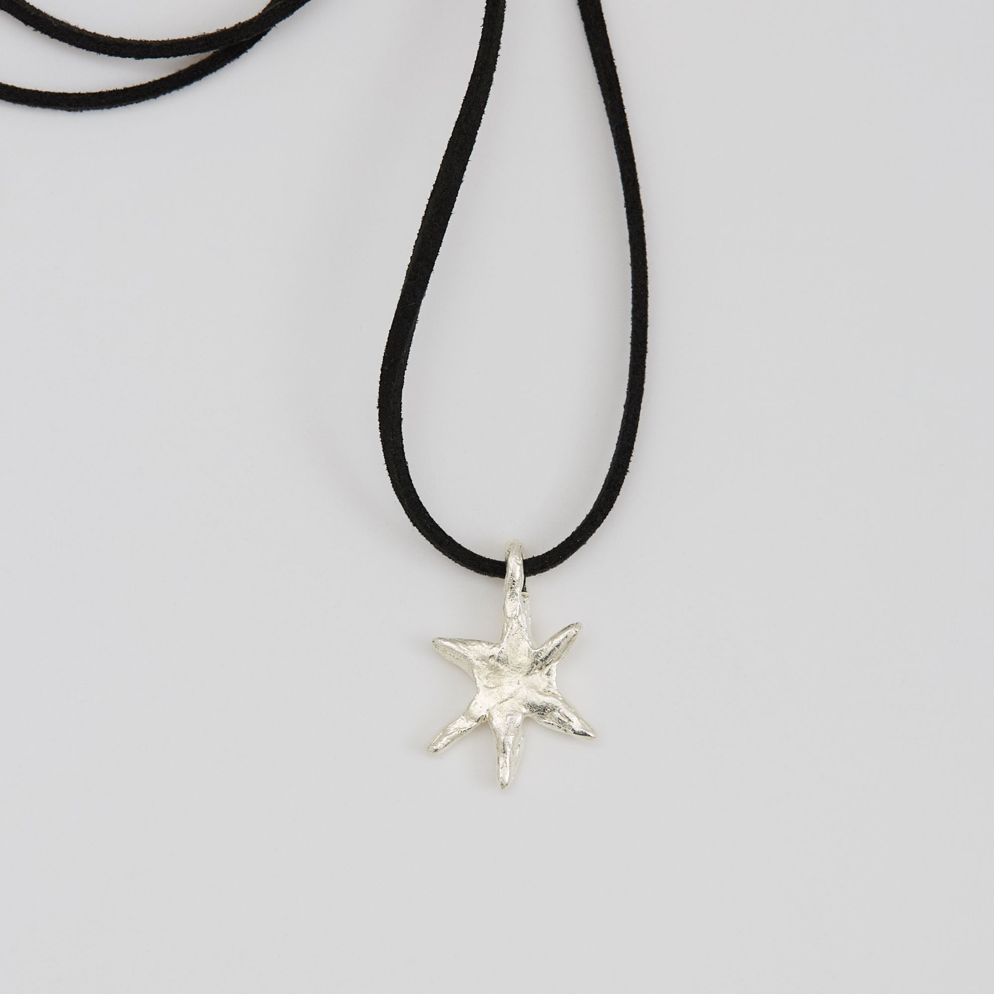 Sasha Gunga Звезда на замшевой нити