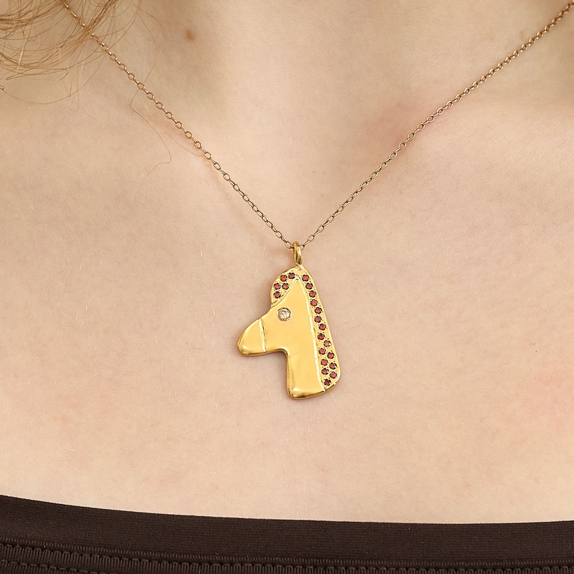 Sasha Gunga Подвеска в виде лошадки с красной гривой