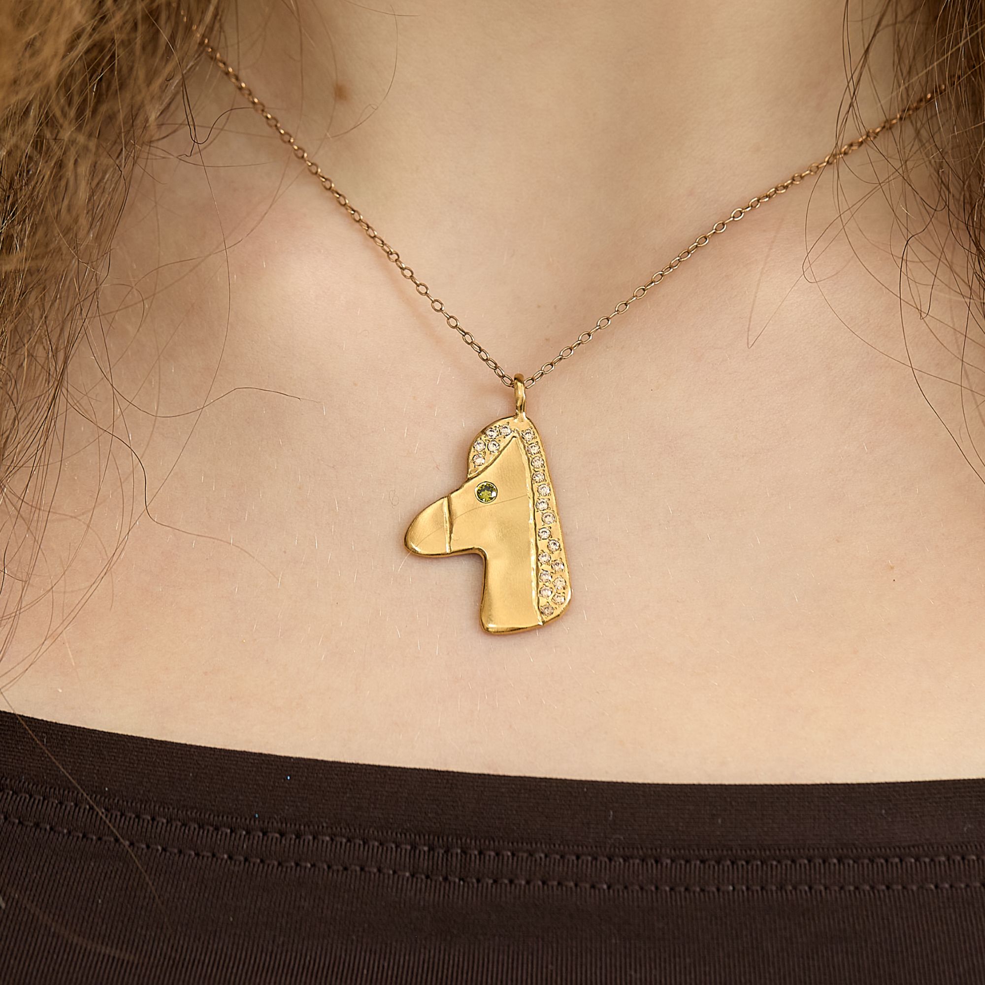 Sasha Gunga Подвеска в виде лошадки с гривой цвета шампань