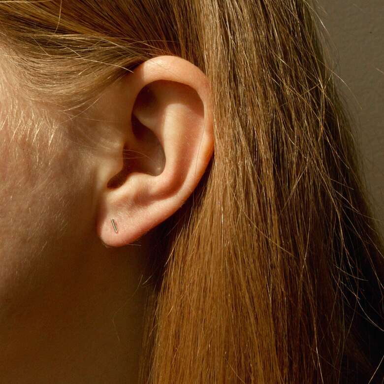 MIRTA Серьга-гвоздик Essential