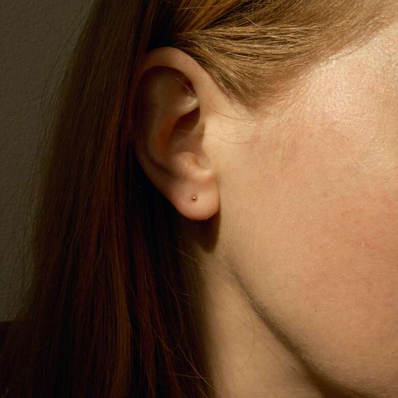 MIRTA Серьги-гвоздики Gold Classics из золота