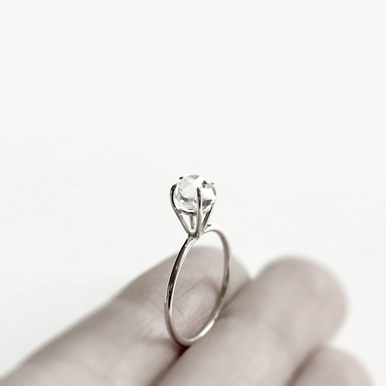 MIRTA Кольцо Herkimer с бриллиантом