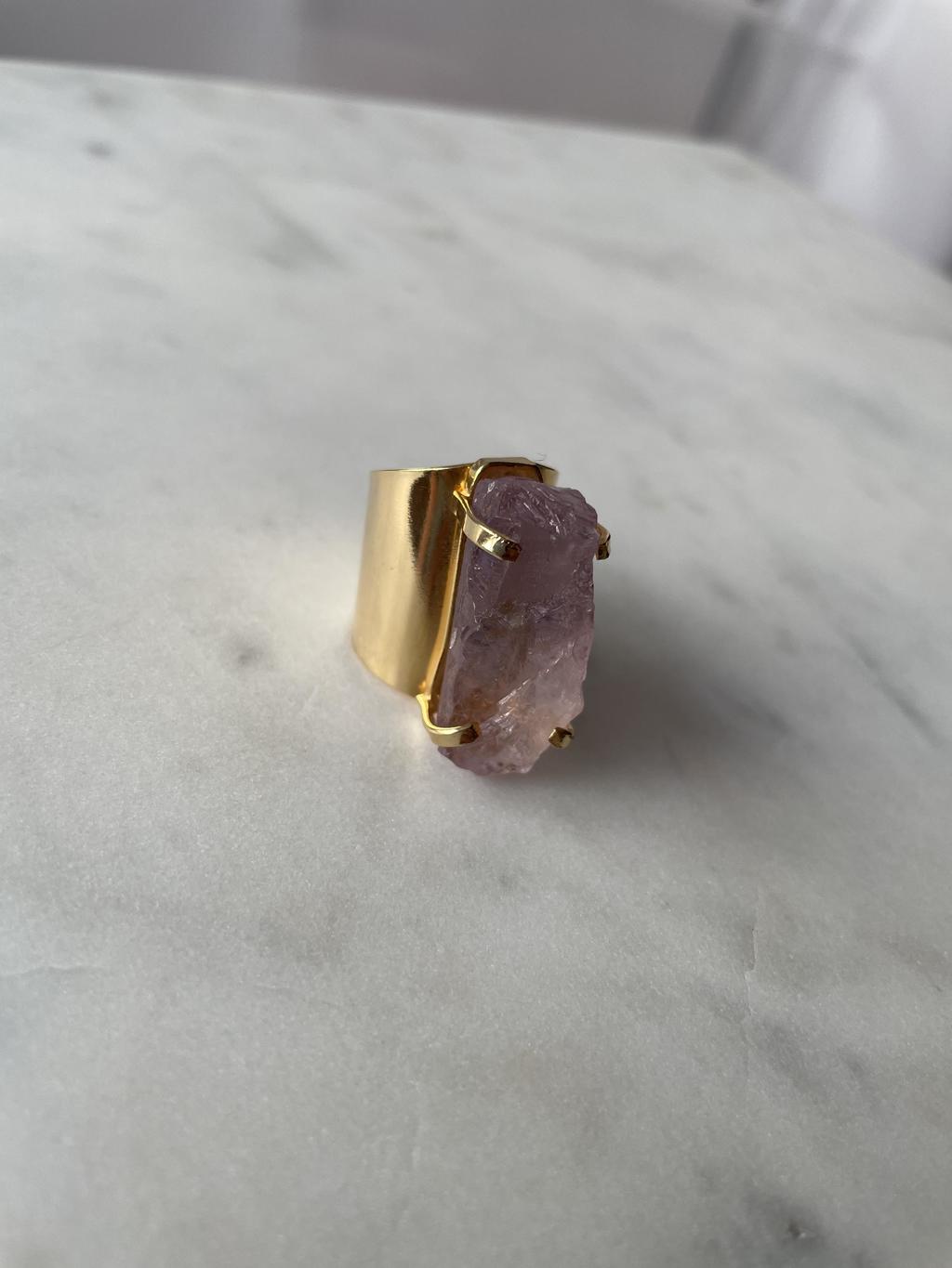 Кольцо кафф с аметистом