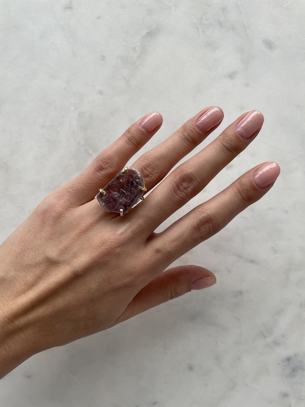 Кольцо с лепидолитом