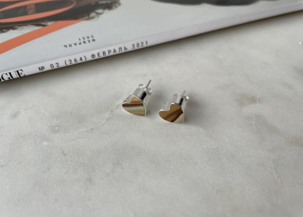 Серьги пусеты с мукаитом