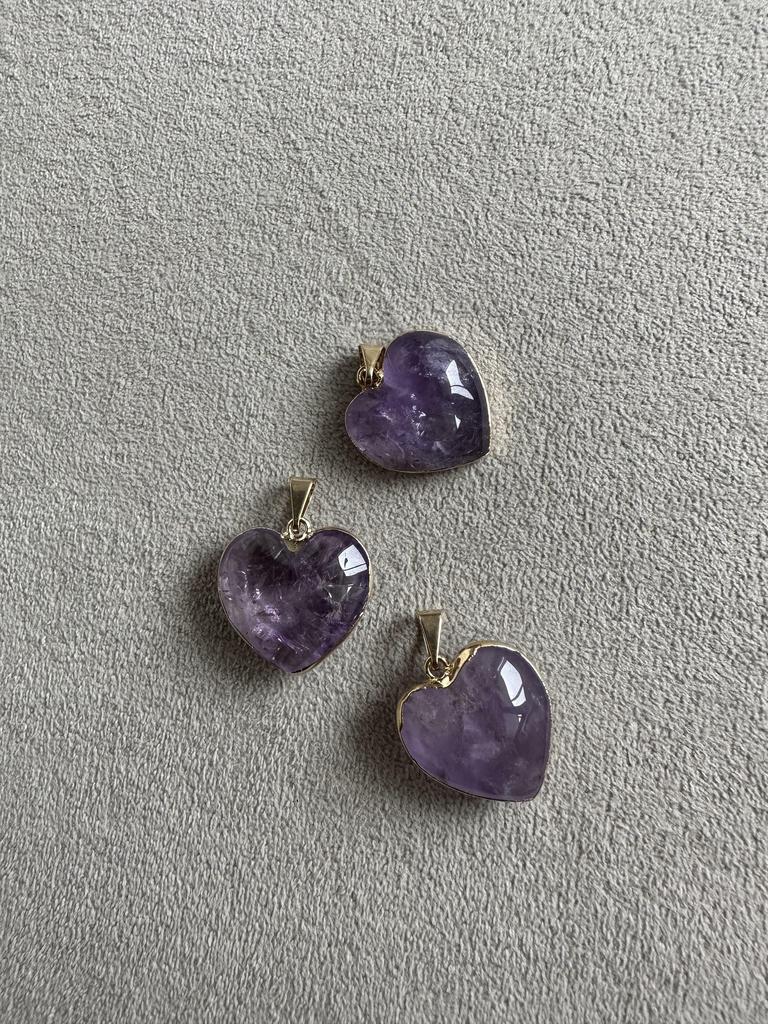 Подвеска с крупным аметистом в форме сердца на цепочке