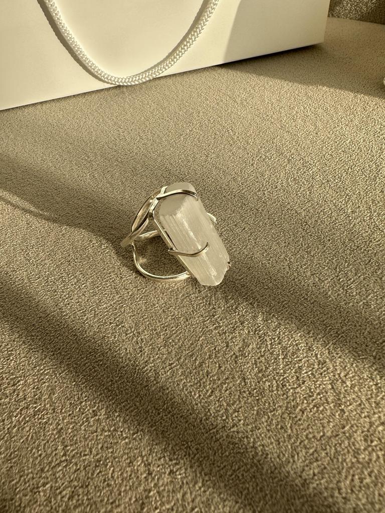 Кольцо с селенитом