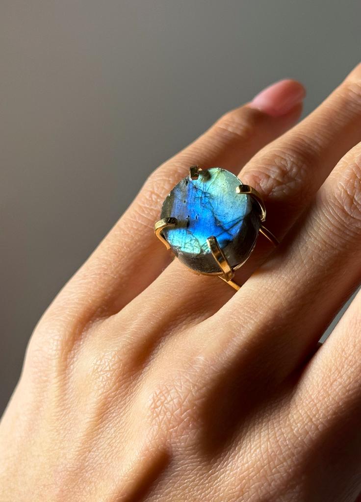 Кольцо с лабрадоритом