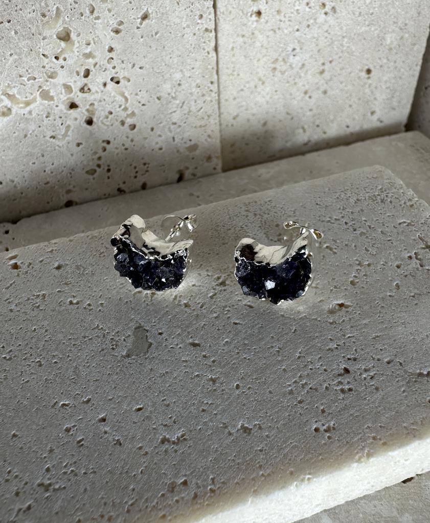 Серьги пусеты MOON с черным кварцем в форме луны