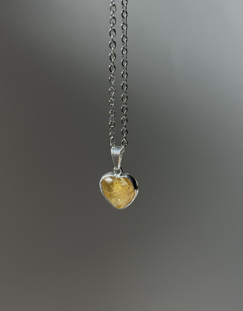 Подвеска с  цитрином в форме сердца в обрамлении серебра