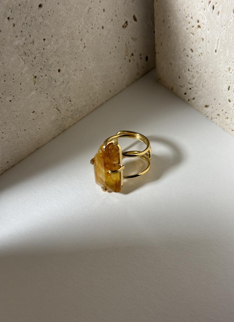 Кольцо с шлифованным золотым кварцем