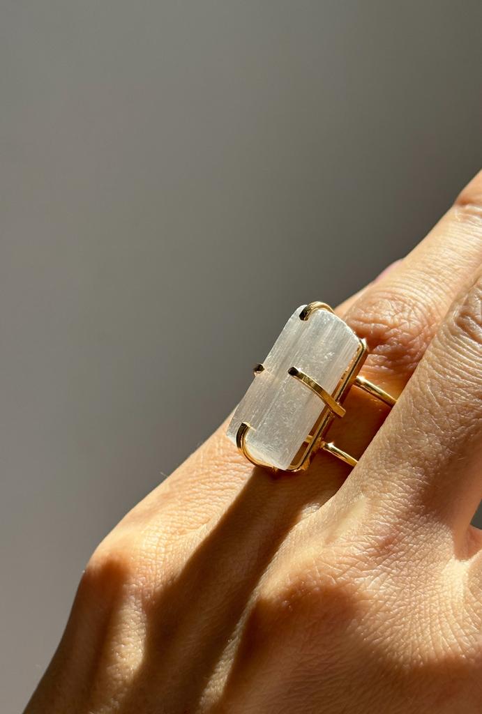 Кольцо с селенитом