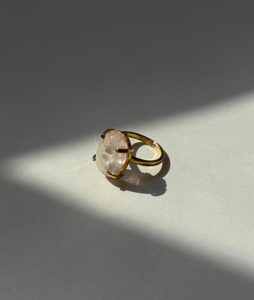 Кольцо с розовым кварцем