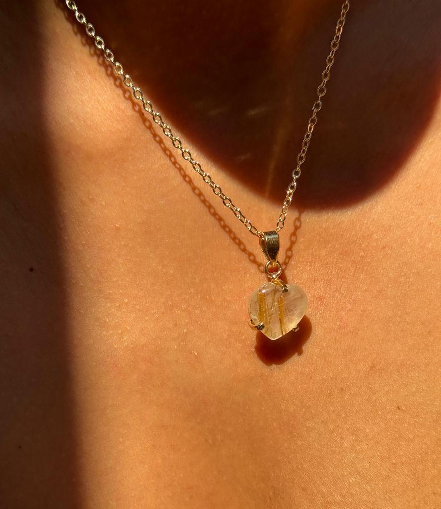 Подвеска с рутиловым кварцем в форме сердца