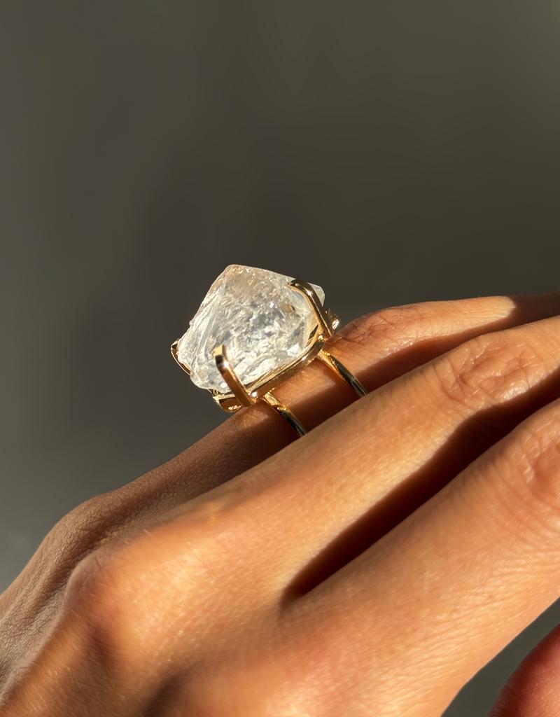 Кольцо с кристаллом горного хрусталя