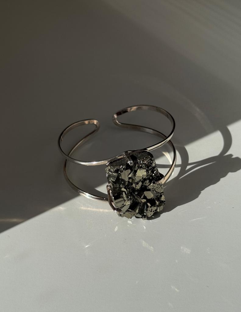 Браслет с крупным пиритом