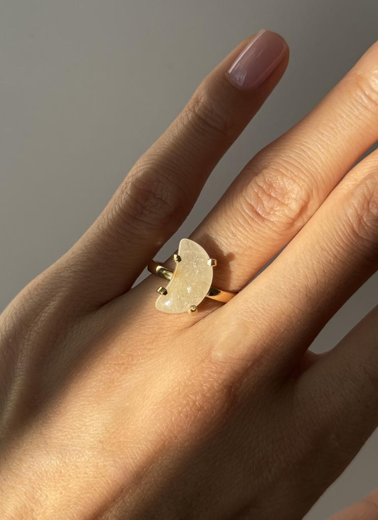 Кольцо с рутиловым кварцем в форме луны 16 - 18,5 размер