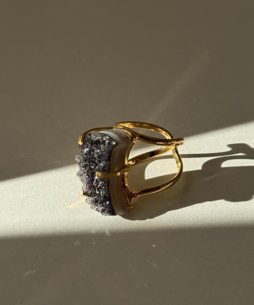 Кольцо с агатом в форме луны