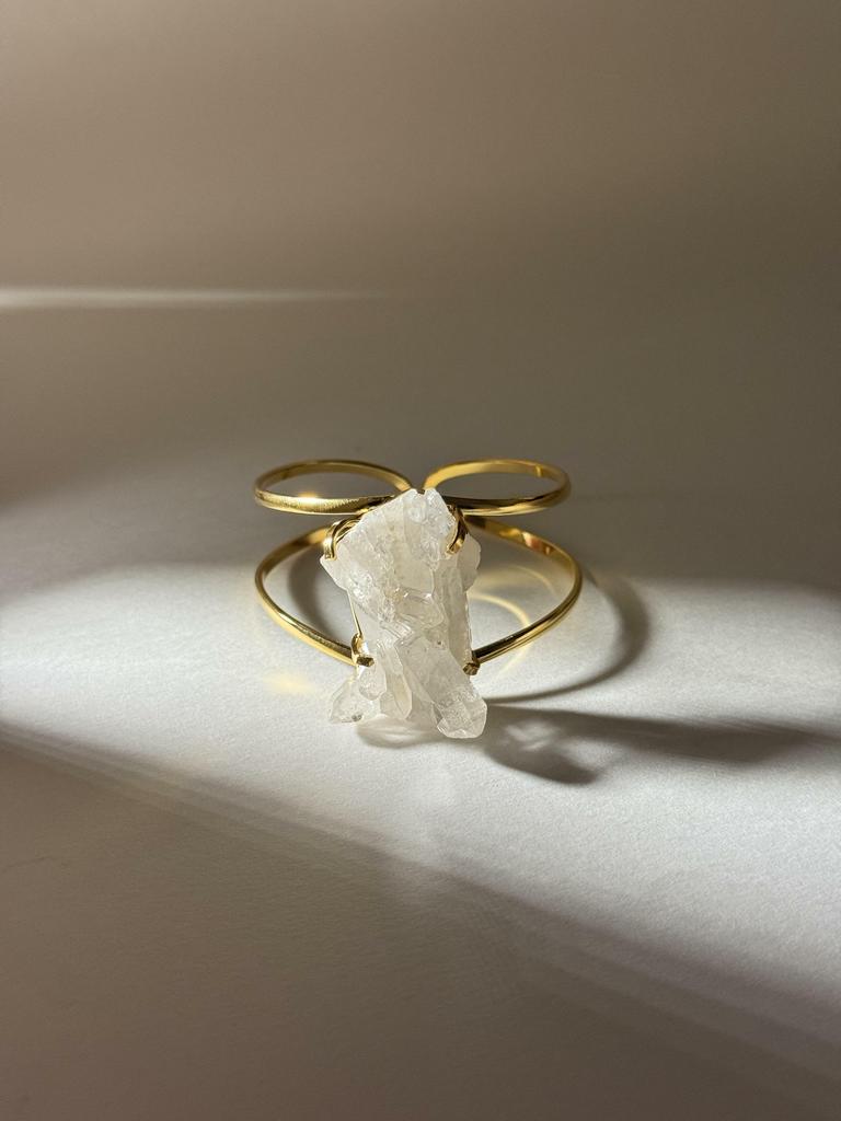 Браслет с крупным кристаллом горного хрусталя