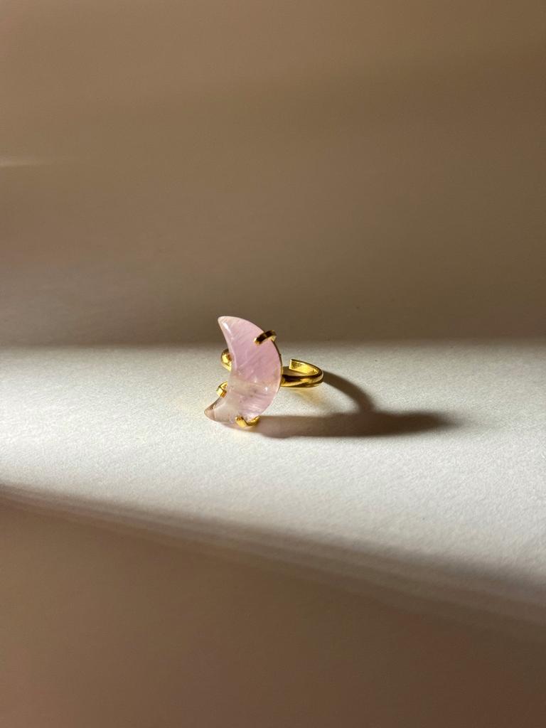 Кольцо с аметистом в форме луны