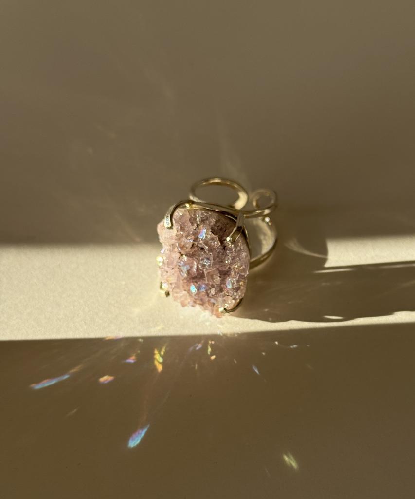 Кольцо с металлизированным аметистом