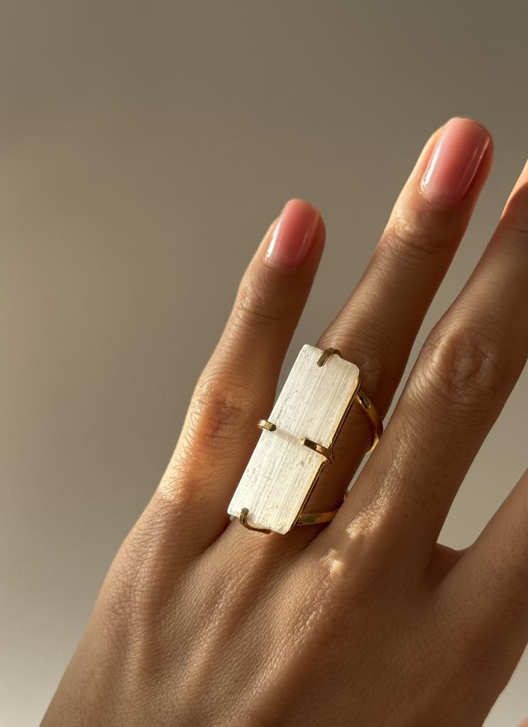 Кольцо с селенитом