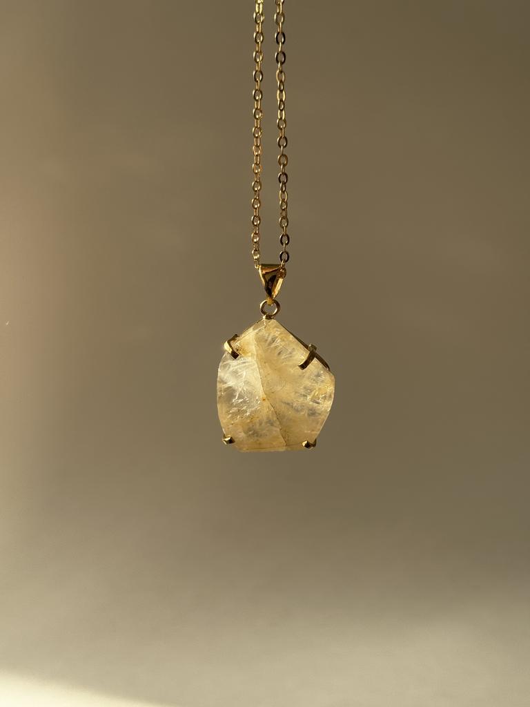 Подвеска с крупным шлифованным кристаллом цитрина