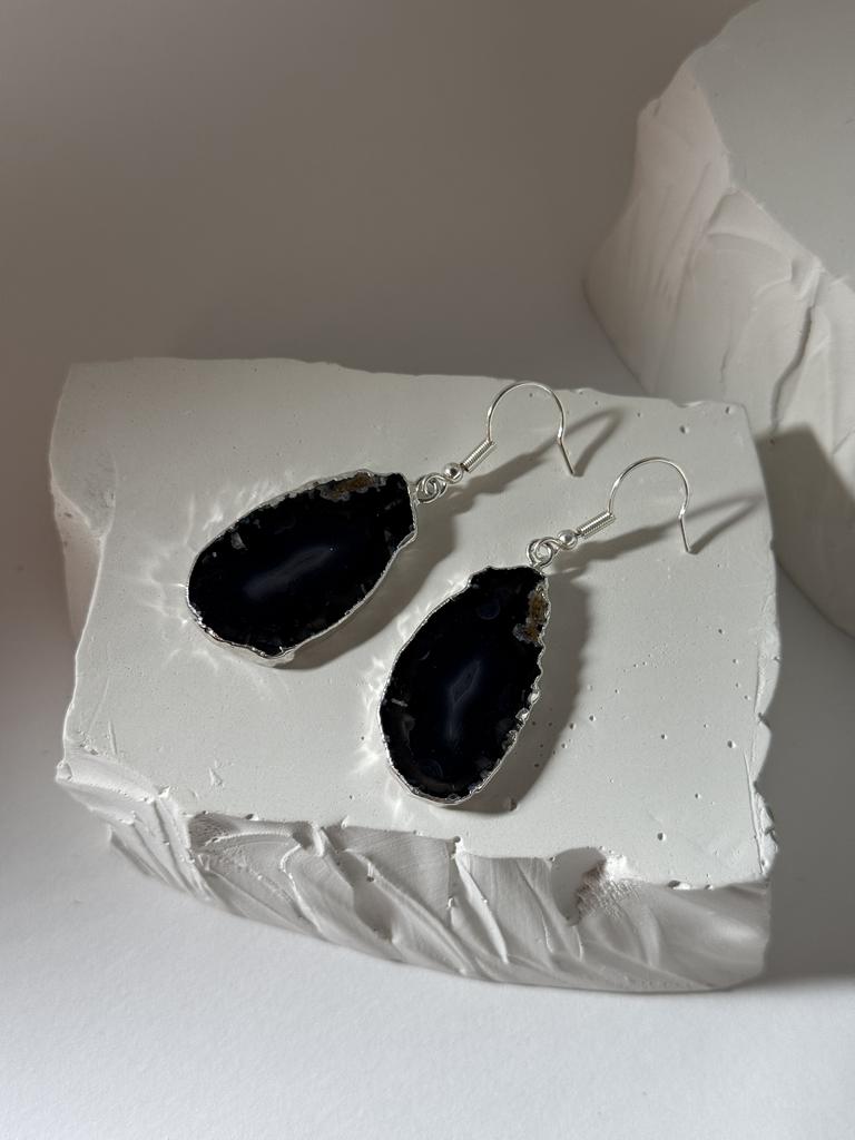 Серьги со срезом агата в обрамлении серебра