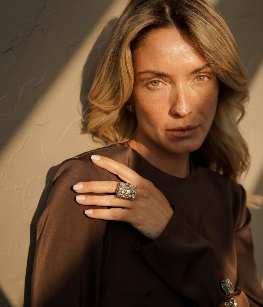 Кольцо кафф с пиритом