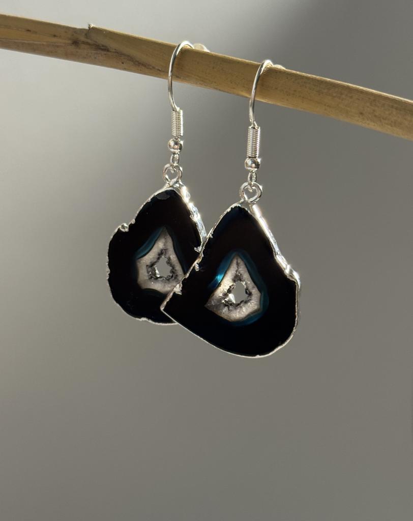 Серьги со срезом агата в обрамлении серебра