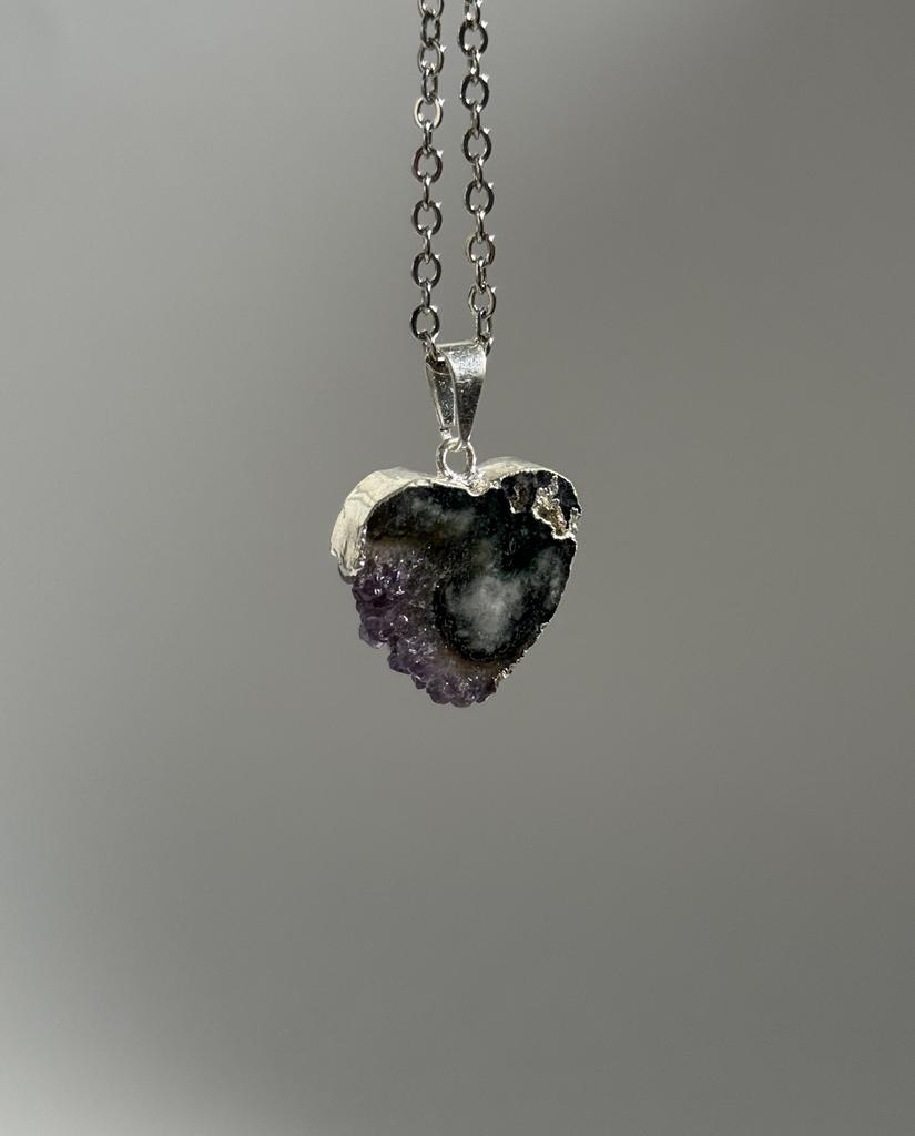 Подвеска со сталактитом аметиста в форме сердца в обрамлении серебра