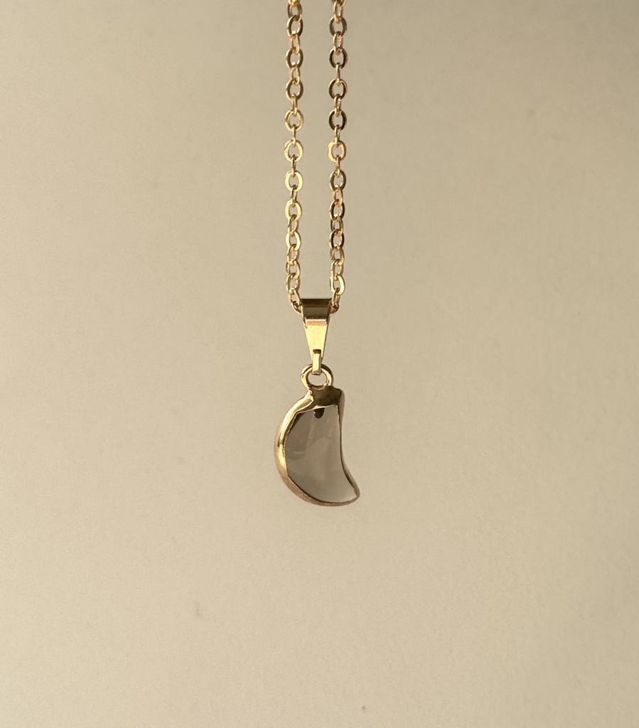 Подвеска луна с раухтопазом в обрамлении золота 24к