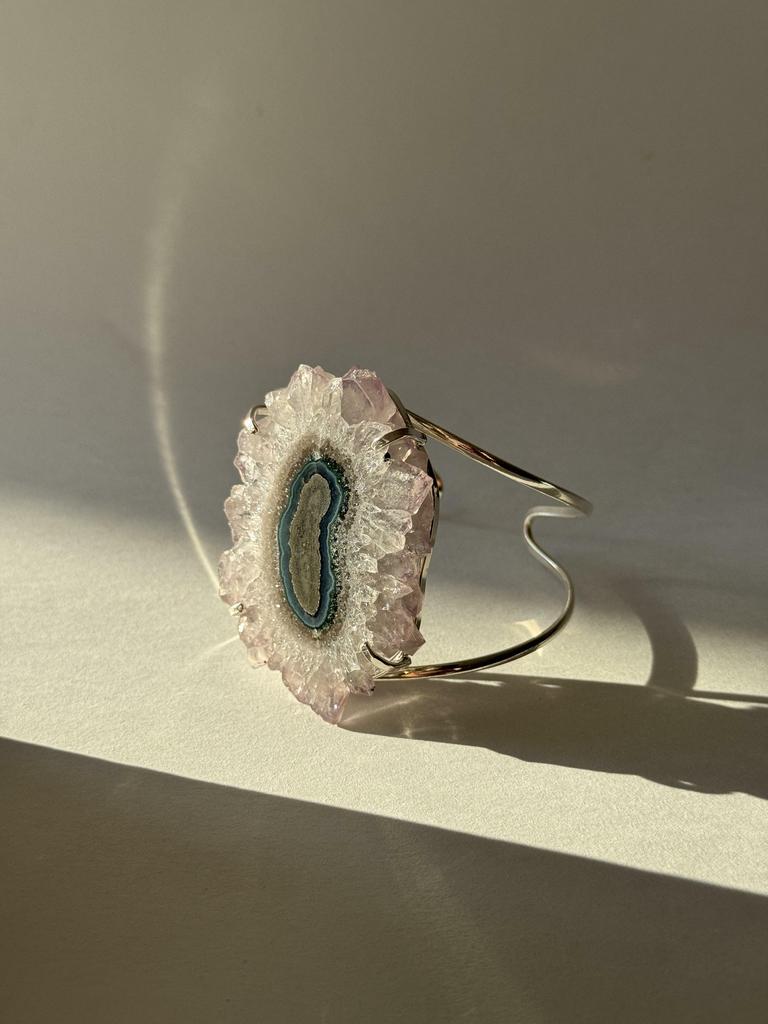 Браслет с крупным сталактитом аметиста