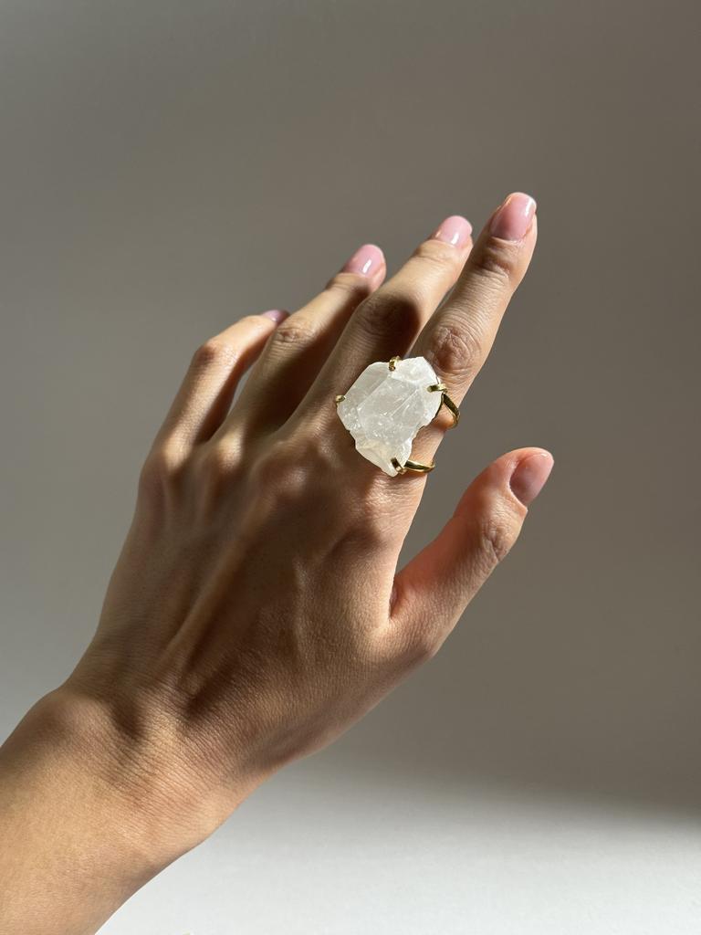 Кольцо с кристаллом горного хрусталя