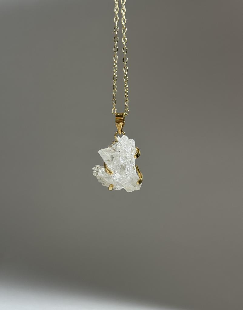 Подвеска с кристаллом горного хрусталя