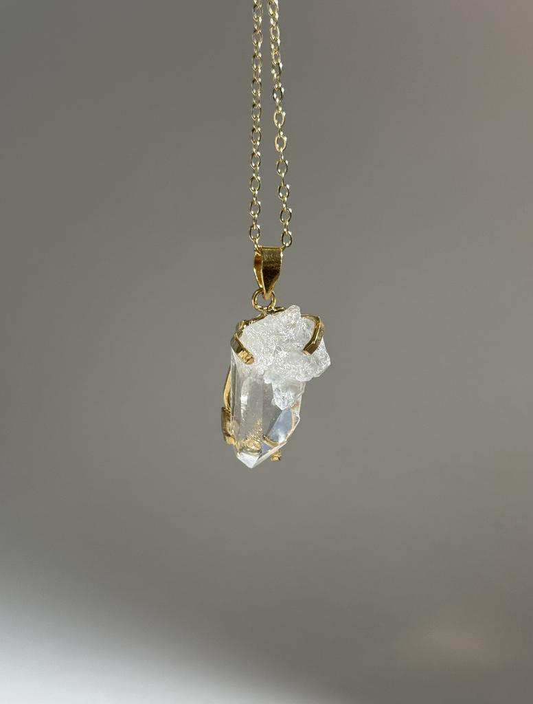 Подвеска с кристаллом горного хрусталя