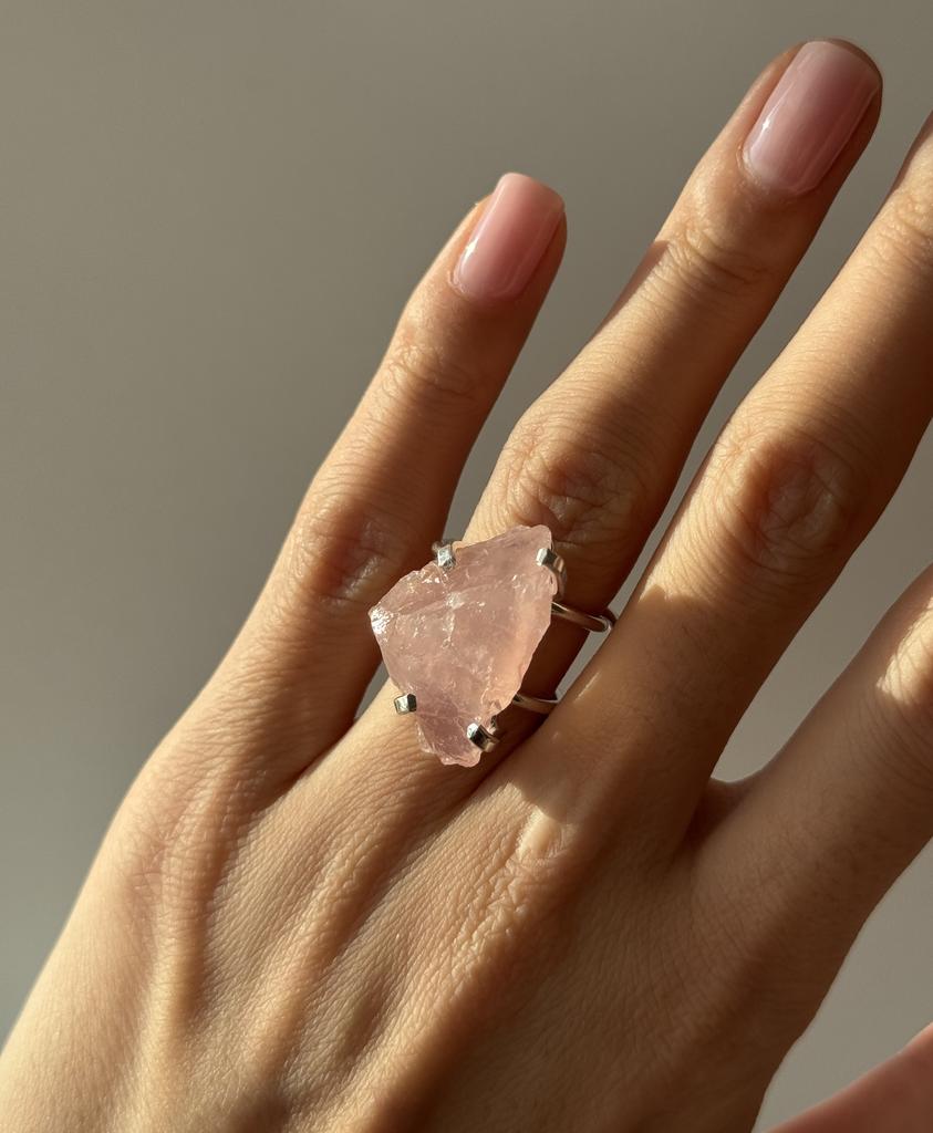 Кольцо с розовым кварцем