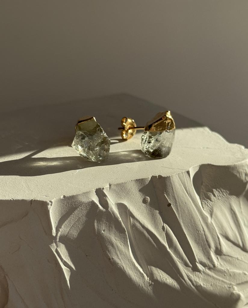 Асимметричные пусеты с аквамарином