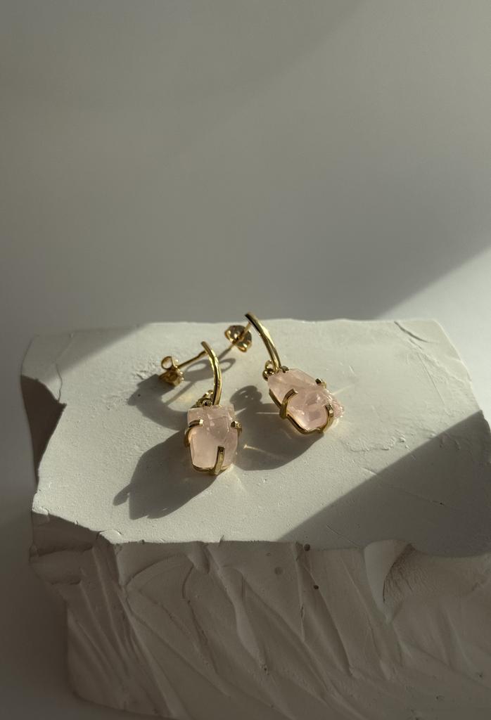 Серьги с шлифованным розовым кварцем