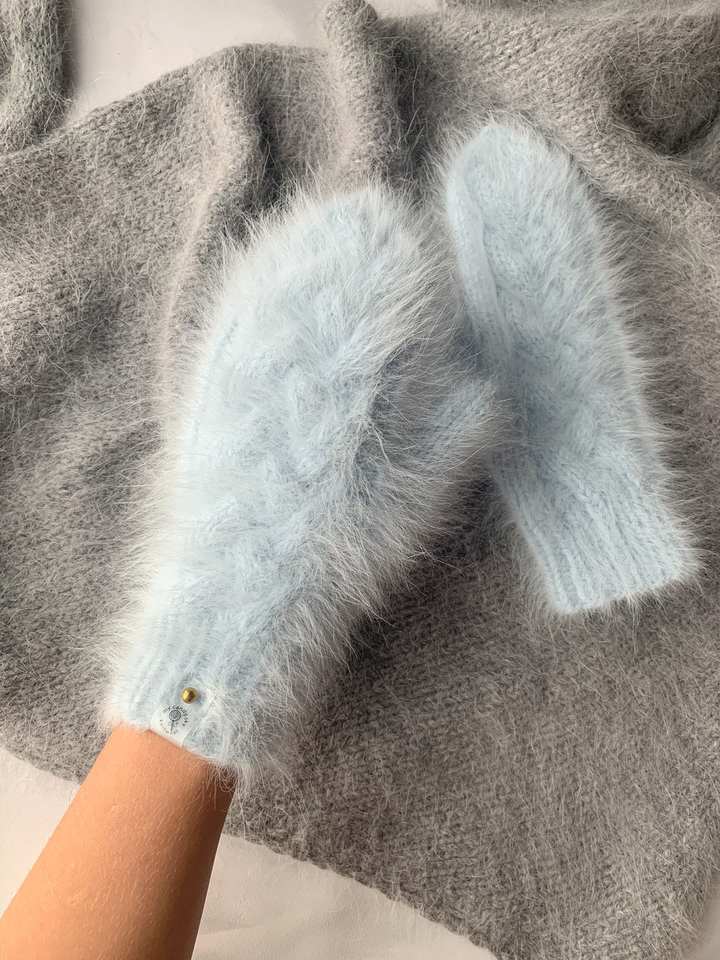 ВАРЕЖКИ JULIA (описание)