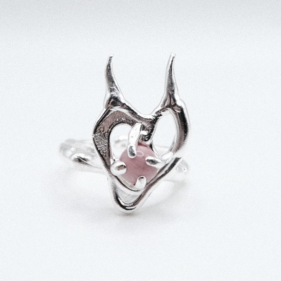 Кольцо-рожки с родонитом «My broken heart»